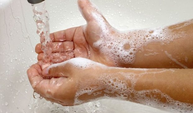 95% взрослых не умеют мыть руки