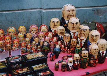 Как выживали россияне в лихие 90-е?